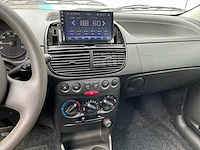 2004 fiat punto personenauto - afbeelding 6 van  34