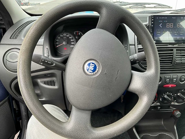 2004 fiat punto personenauto - afbeelding 7 van  34