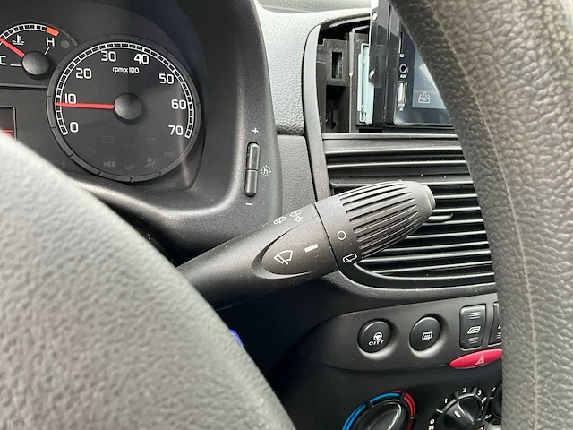 2004 fiat punto personenauto - afbeelding 8 van  34