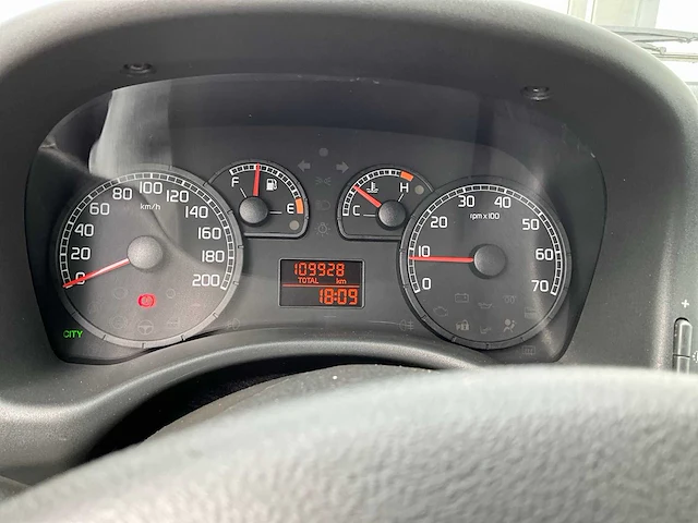 2004 fiat punto personenauto - afbeelding 10 van  34