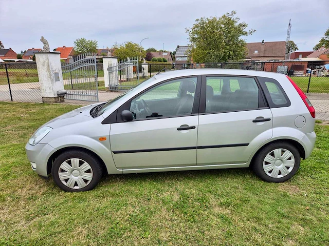 2004 ford fiesta personenauto - afbeelding 18 van  19