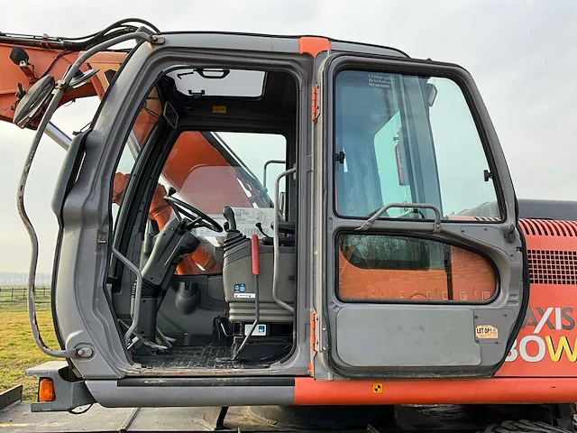 2004 hitachi zx 130w banden graafmachines - afbeelding 2 van  35