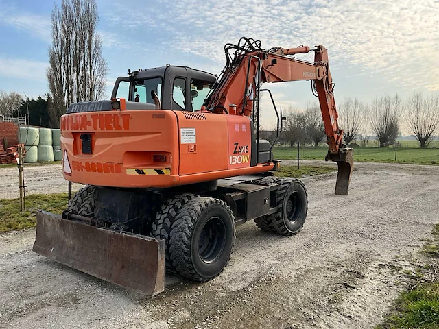 2004 hitachi zx 130w banden graafmachines - afbeelding 31 van  35