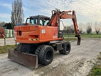 2004 hitachi zx 130w banden graafmachines - afbeelding 31 van  35