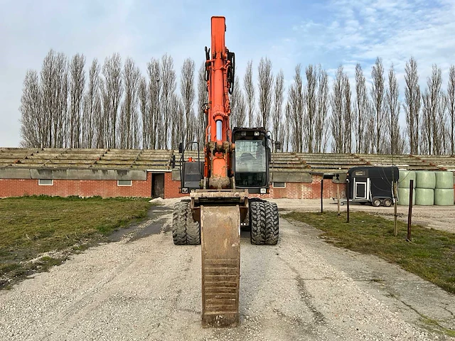 2004 hitachi zx 130w banden graafmachines - afbeelding 34 van  35