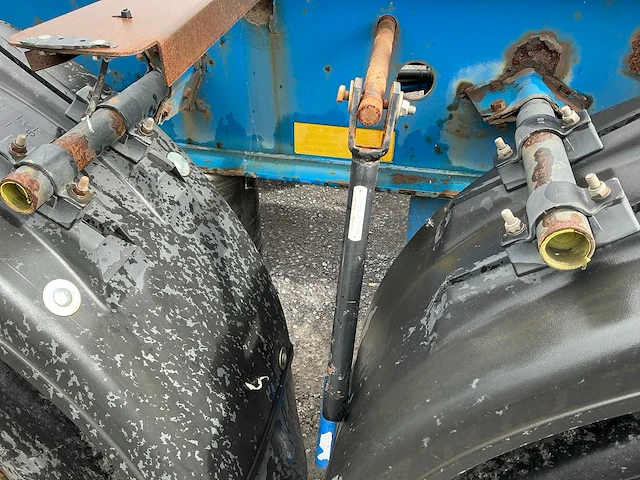 2004 krone sd 27 oplegger met containerchassis - afbeelding 4 van  13