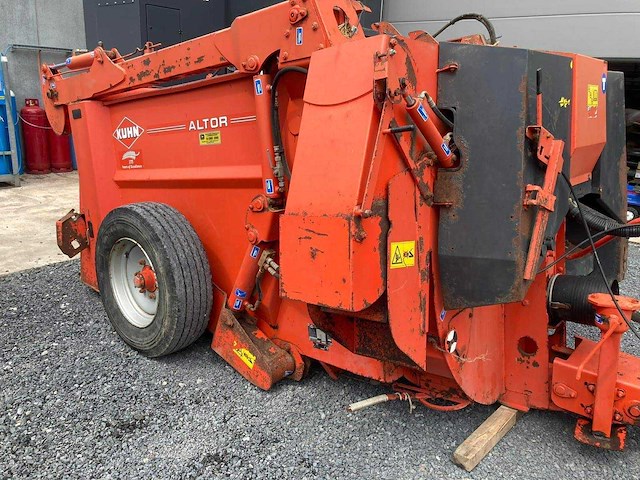 2004 kuhn altor 4560 stroblazer - afbeelding 1 van  11
