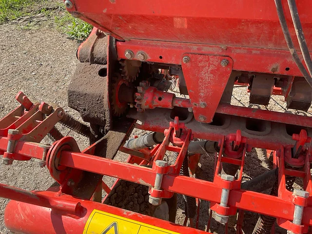 2004 kuhn k1353 zaaimachine - afbeelding 5 van  14