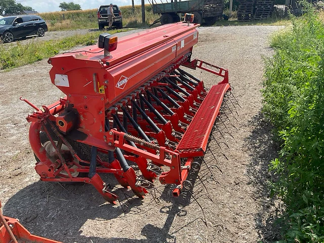 2004 kuhn k1353 zaaimachine - afbeelding 10 van  14