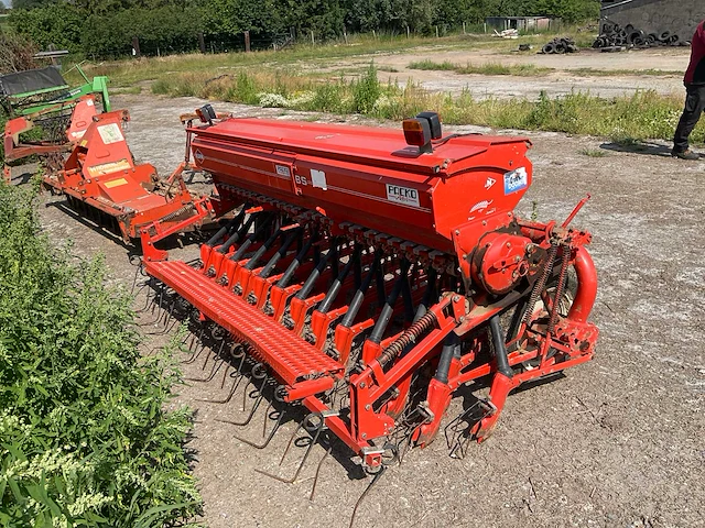 2004 kuhn k1353 zaaimachine - afbeelding 11 van  14