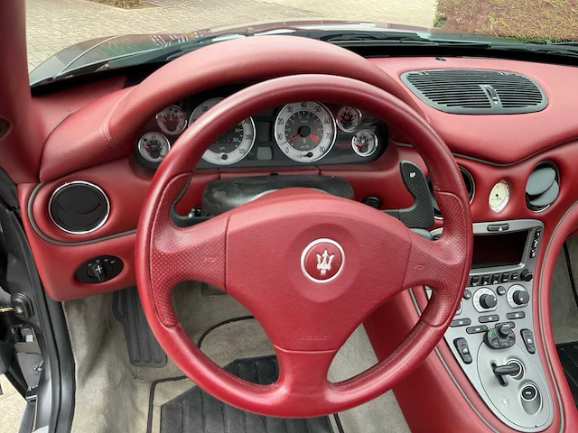 2004 maserati cambiocorsa spyder personenauto - afbeelding 14 van  63