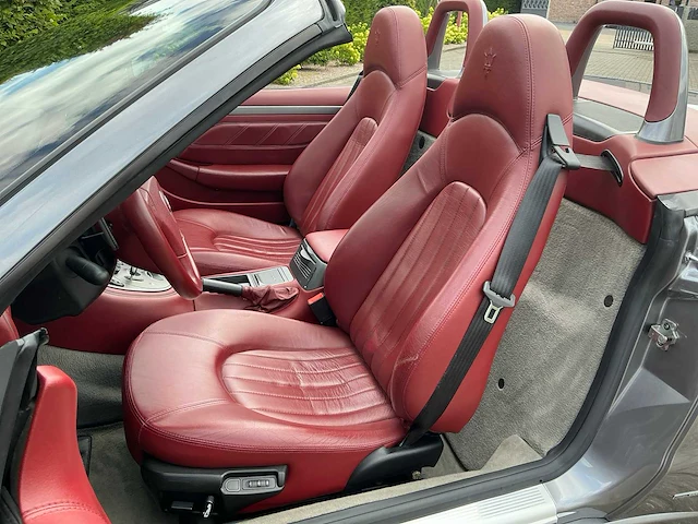 2004 maserati cambiocorsa spyder personenauto - afbeelding 21 van  63