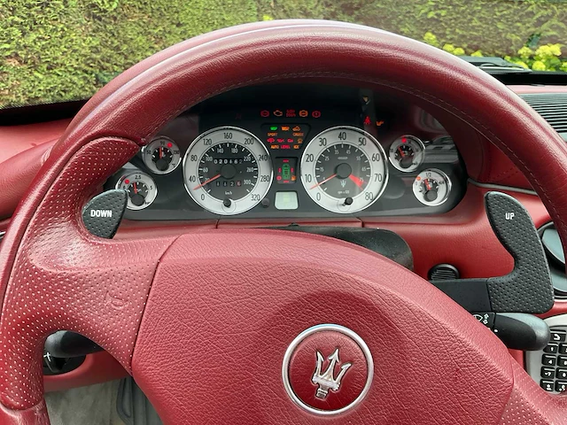 2004 maserati cambiocorsa spyder personenauto - afbeelding 24 van  63