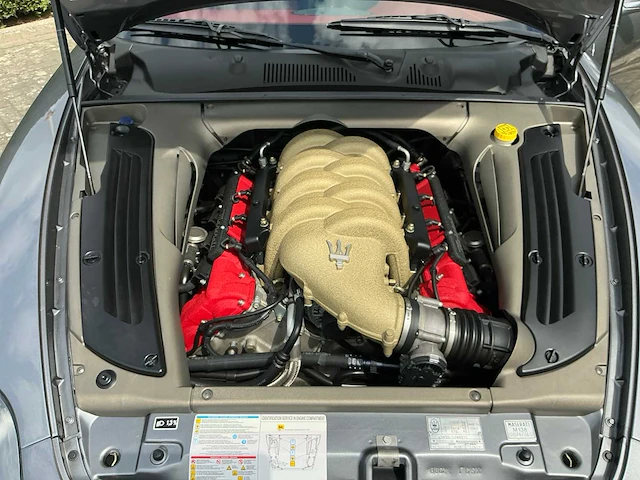 2004 maserati cambiocorsa spyder personenauto - afbeelding 33 van  63