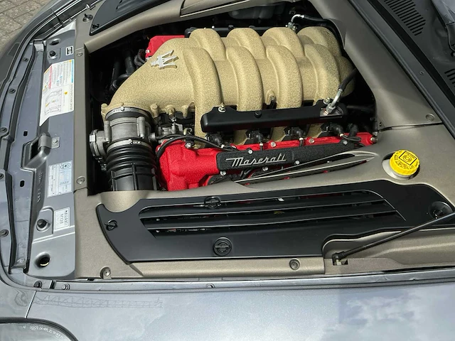 2004 maserati cambiocorsa spyder personenauto - afbeelding 35 van  63