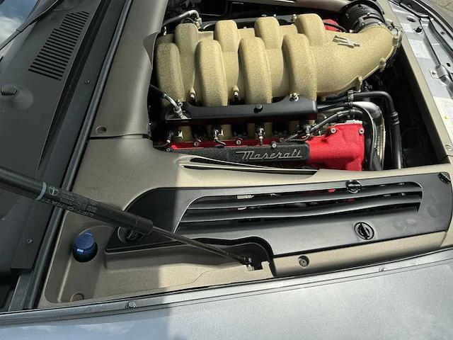 2004 maserati cambiocorsa spyder personenauto - afbeelding 36 van  63