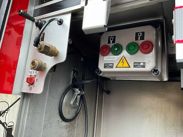 2004 mercedes-benz 1428 af tankautospuit - afbeelding 32 van  66