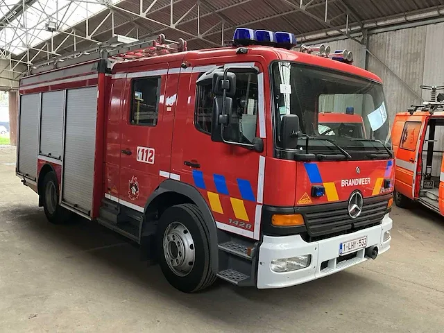 2004 mercedes-benz atego 1428 f/4x2 brandweerwagen - afbeelding 12 van  49