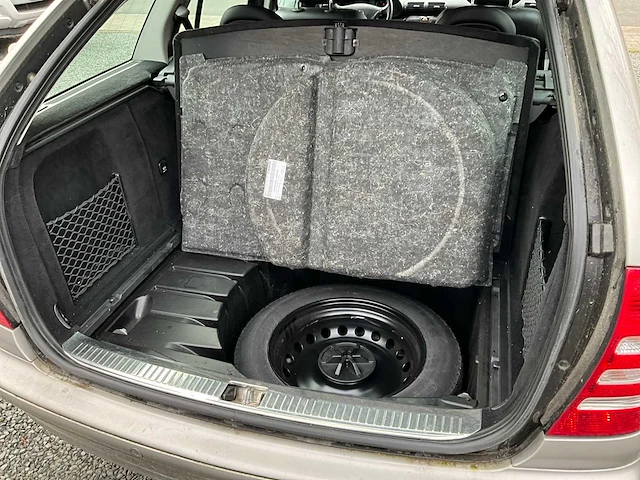 2004 mercedes-benz c220 cdi personenauto - afbeelding 9 van  48