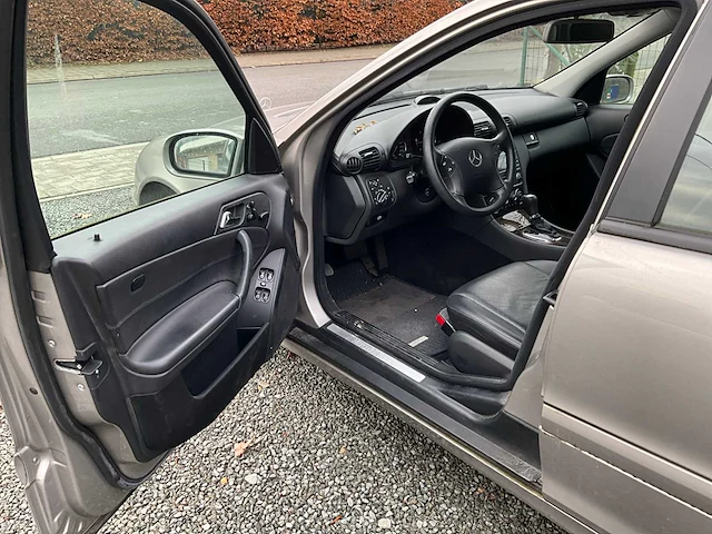 2004 mercedes-benz c220 cdi personenauto - afbeelding 14 van  48