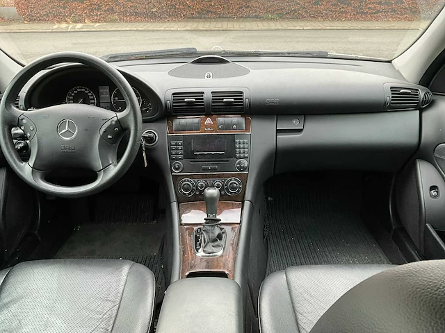2004 mercedes-benz c220 cdi personenauto - afbeelding 19 van  48