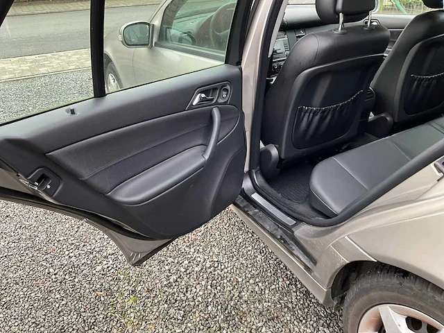 2004 mercedes-benz c220 cdi personenauto - afbeelding 22 van  48