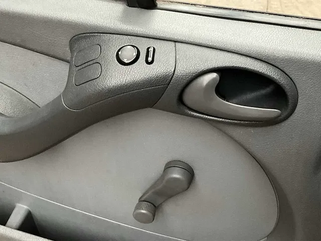 2004 mercedes-benz sprinter 313 cdi -d-1.7 brandweerwagen / materiaalwagen - afbeelding 2 van  28