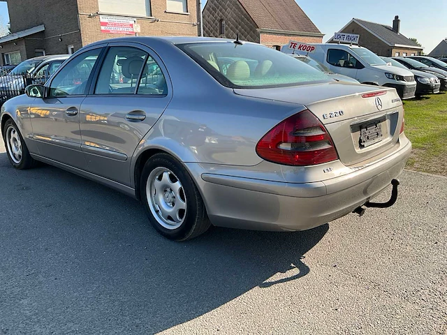 2004 mercedes e220 cdi - afbeelding 23 van  33