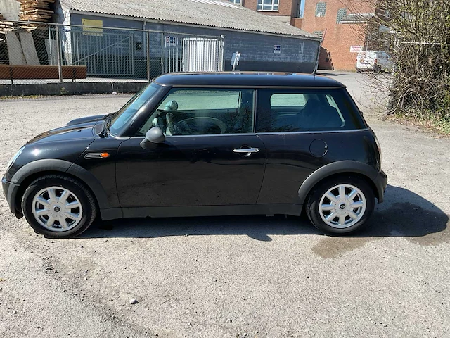 2004 mini cooper benzine - afbeelding 9 van  17