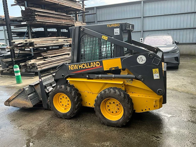 2004 new holland ls 170 schranklader - afbeelding 2 van  31