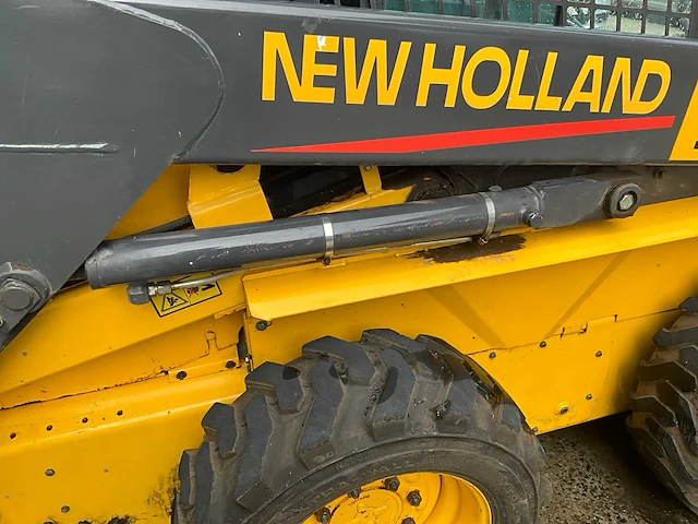 2004 new holland ls 170 schranklader - afbeelding 8 van  31