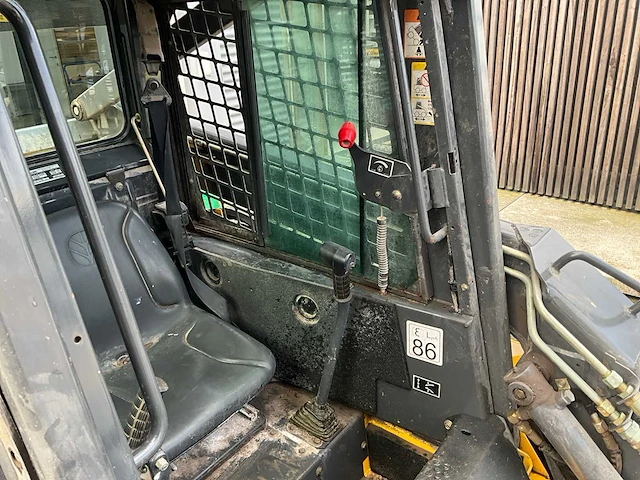 2004 new holland ls 170 schranklader - afbeelding 14 van  31