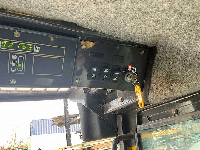2004 new holland ls 170 schranklader - afbeelding 15 van  31