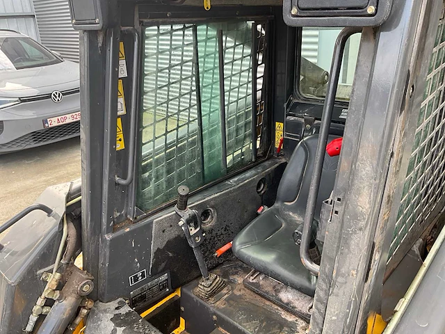 2004 new holland ls 170 schranklader - afbeelding 21 van  31