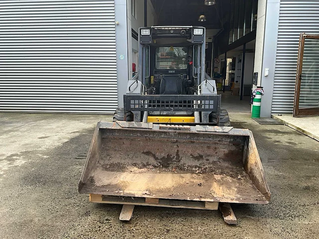 2004 new holland ls 170 schranklader - afbeelding 12 van  31