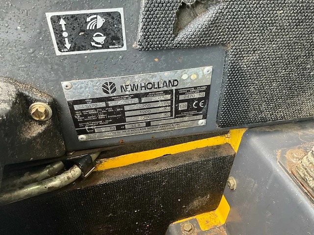 2004 new holland ls 170 schranklader - afbeelding 24 van  31