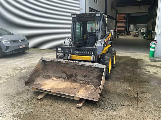 2004 new holland ls 170 schranklader - afbeelding 23 van  31