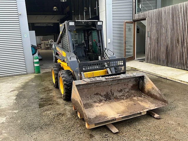 2004 new holland ls 170 schranklader - afbeelding 26 van  31