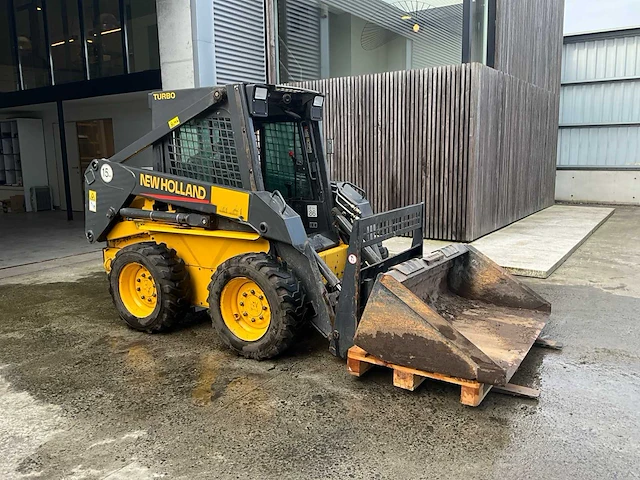 2004 new holland ls 170 schranklader - afbeelding 27 van  31