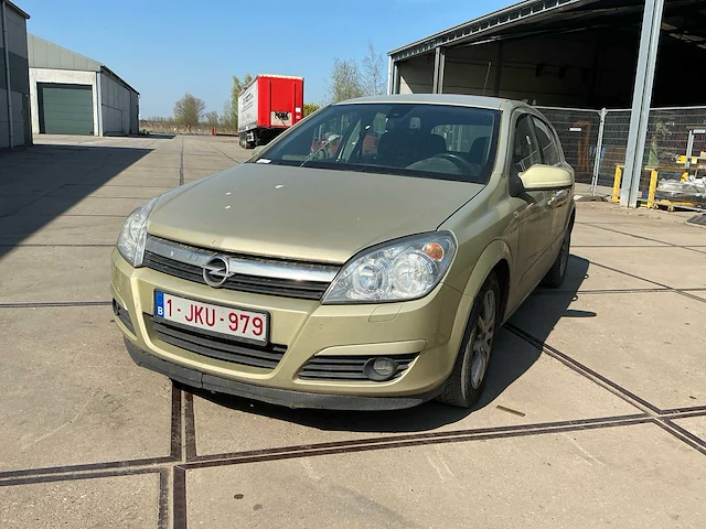 2004 opel astra - afbeelding 1 van  31
