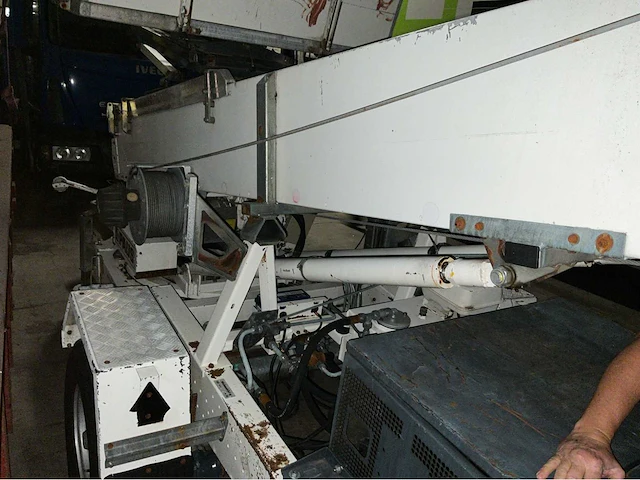 2004 paus ladderlift op zelfrijdend onderstel - afbeelding 2 van  23