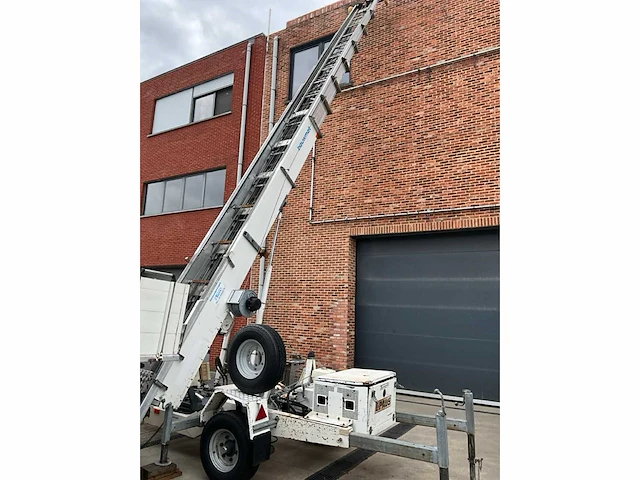 2004 paus ladderlift op zelfrijdend onderstel - afbeelding 10 van  23
