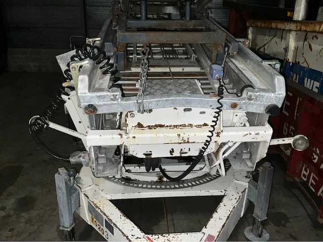 2004 paus ladderlift op zelfrijdend onderstel - afbeelding 17 van  23