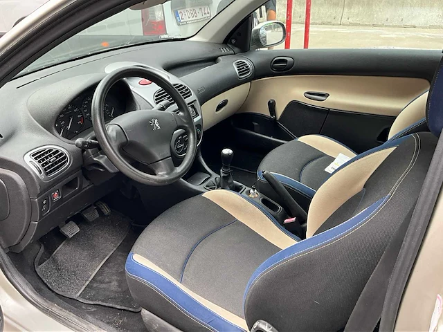 2004 peugeot 206 personenauto - afbeelding 13 van  39