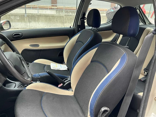 2004 peugeot 206 personenauto - afbeelding 14 van  39
