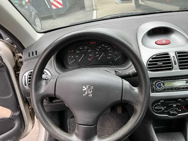 2004 peugeot 206 personenauto - afbeelding 17 van  39