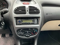 2004 peugeot 206 personenauto - afbeelding 18 van  39