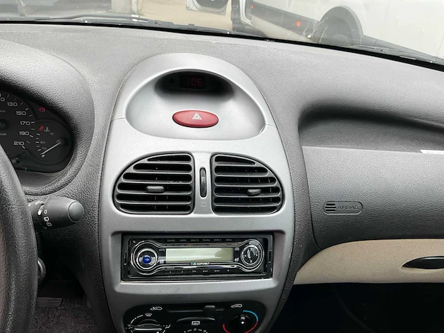 2004 peugeot 206 personenauto - afbeelding 19 van  39