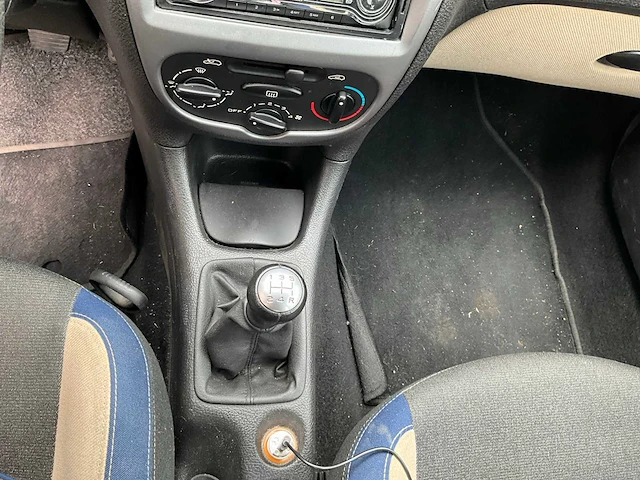 2004 peugeot 206 personenauto - afbeelding 20 van  39