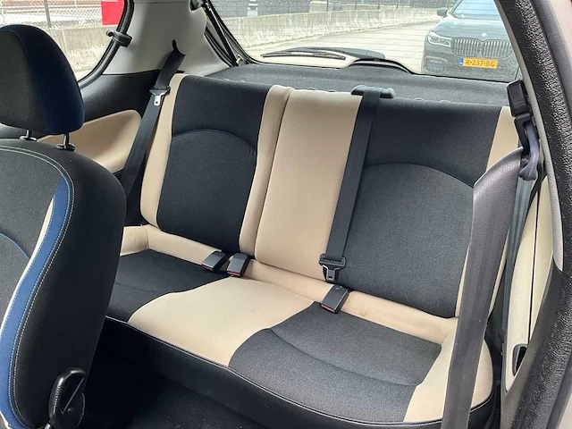 2004 peugeot 206 personenauto - afbeelding 24 van  39